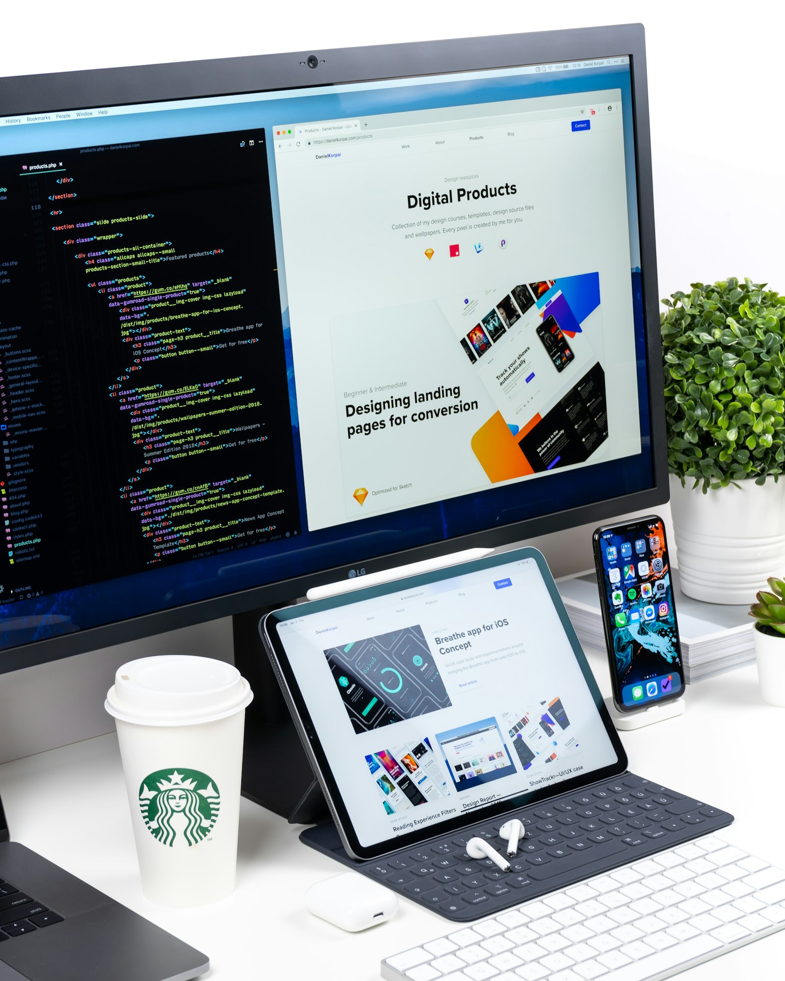 Laptop waarop een website wordt ontworpen